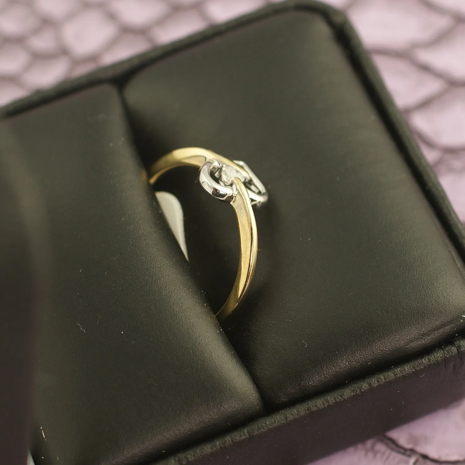 10K Gold Simple Hollow Heart Ring