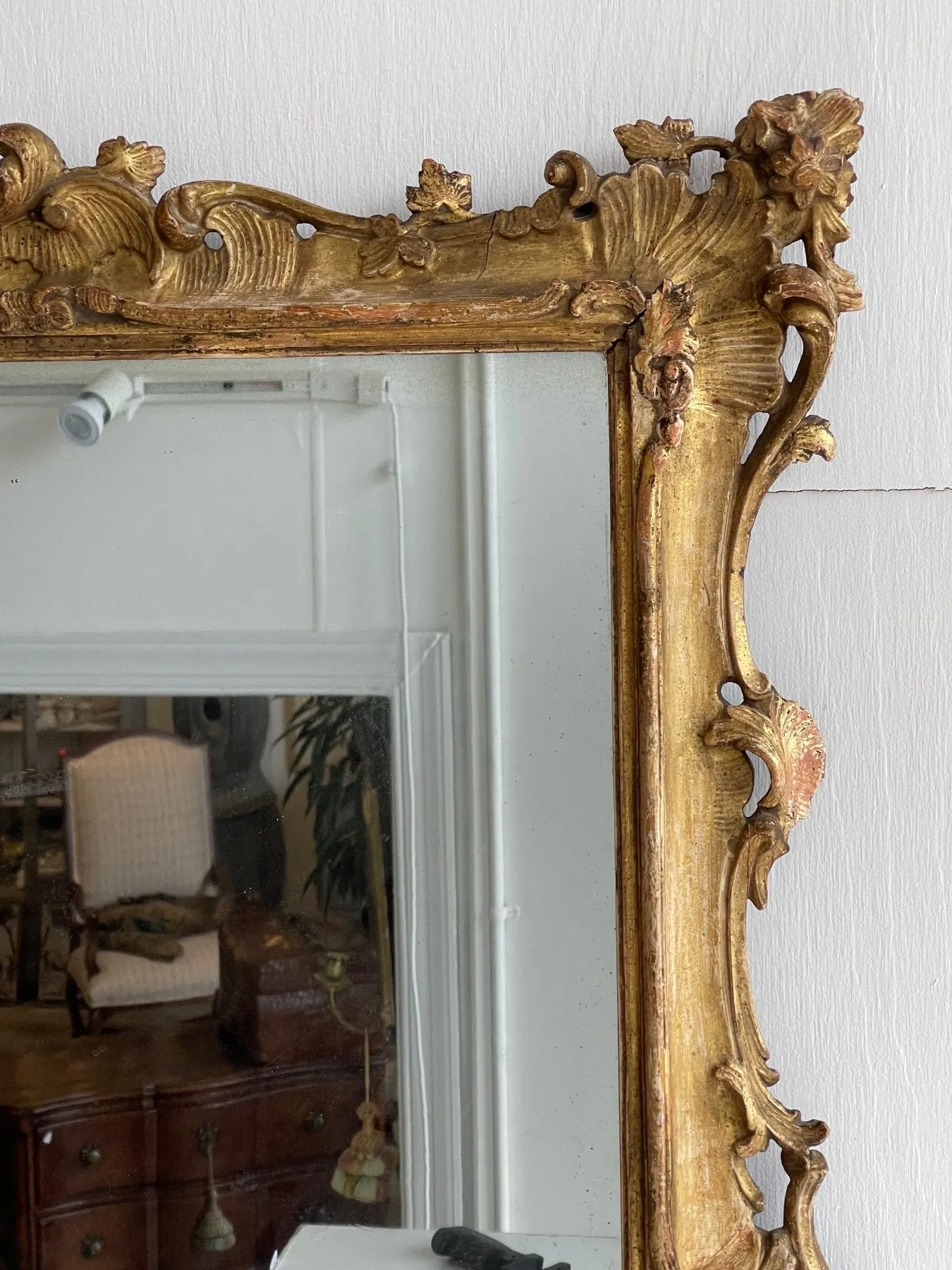 18th Century Continental Finely Carved Gilt Mirror
