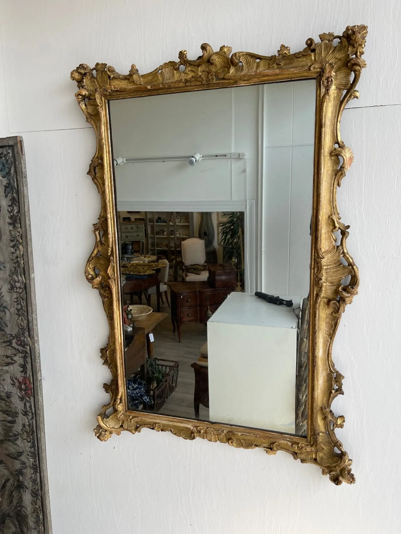 18th Century Continental Finely Carved Gilt Mirror