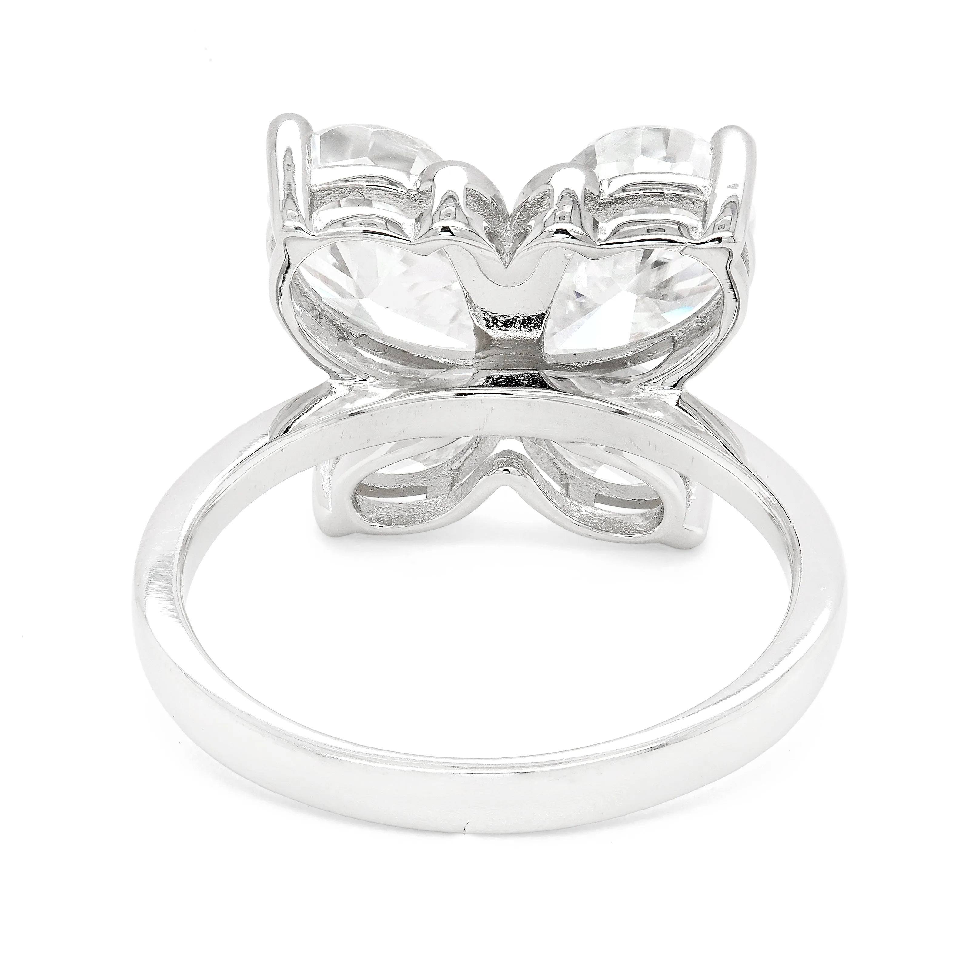 4.00 d.e.w cts Moissanite Ring