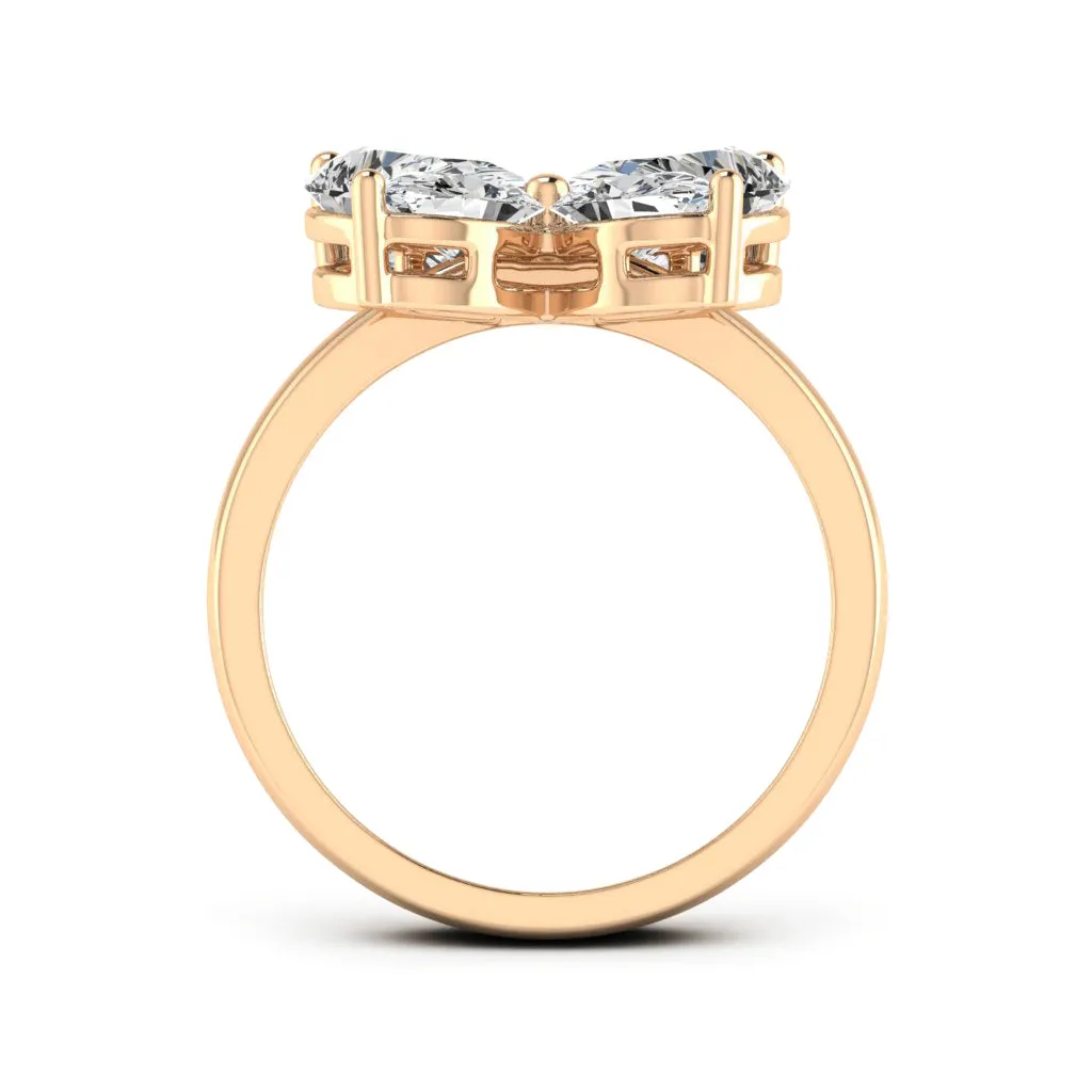 4.00 d.e.w cts Moissanite Ring