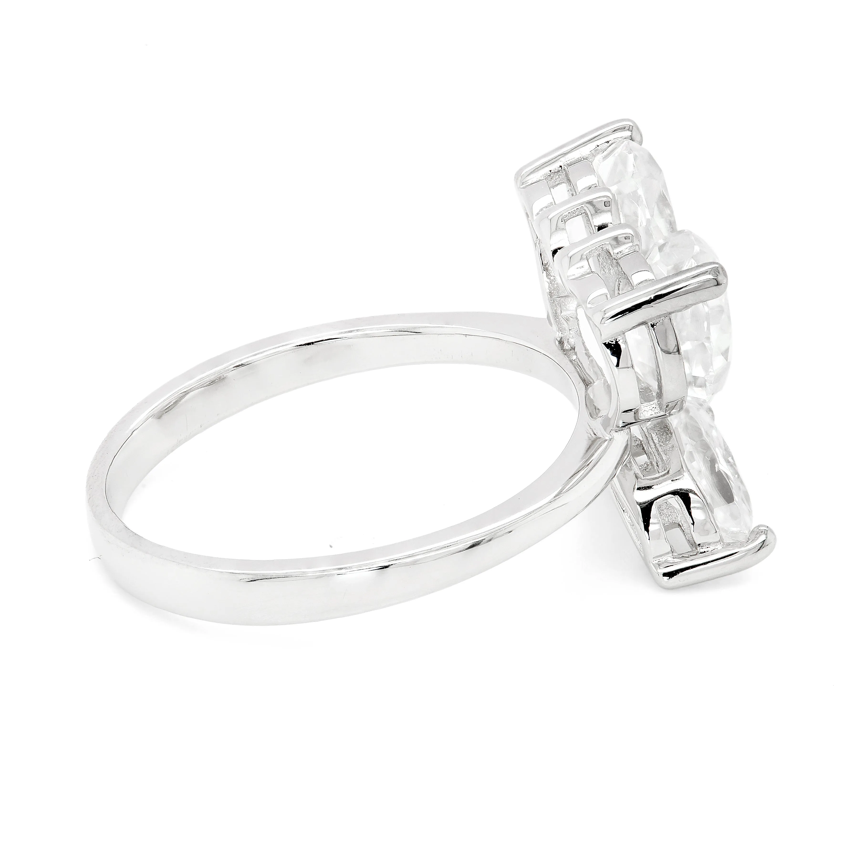 4.00 d.e.w cts Moissanite Ring