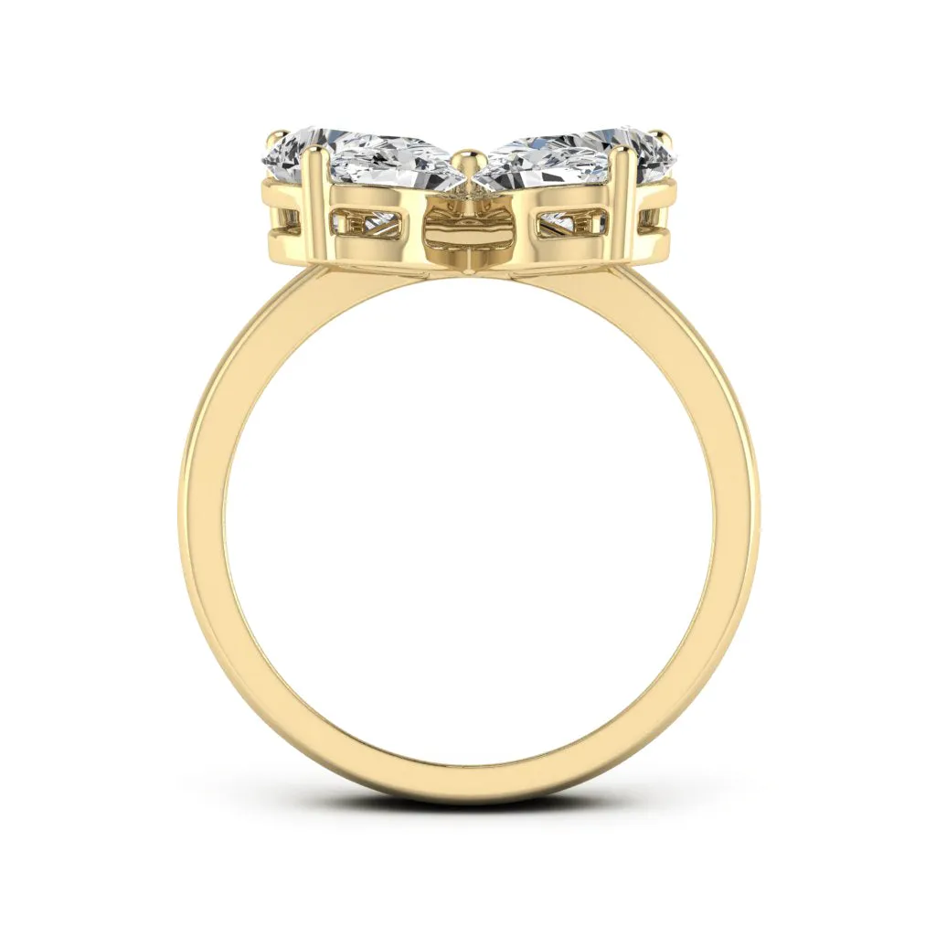 4.00 d.e.w cts Moissanite Ring