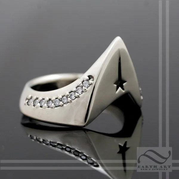 Captains Star Signet Ring - White gold with sapphire and Diamond