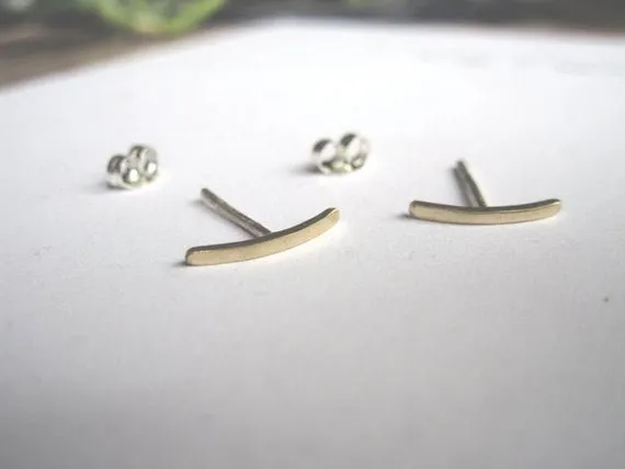 Contemporary Styled Hand-Crafted Round Bar Curved Studs - 0033