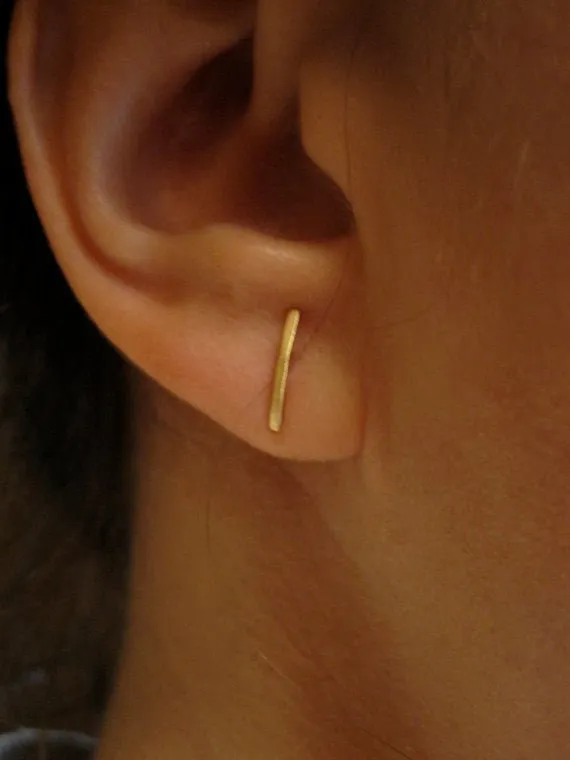 Contemporary Styled Hand-Crafted Round Bar Curved Studs - 0033