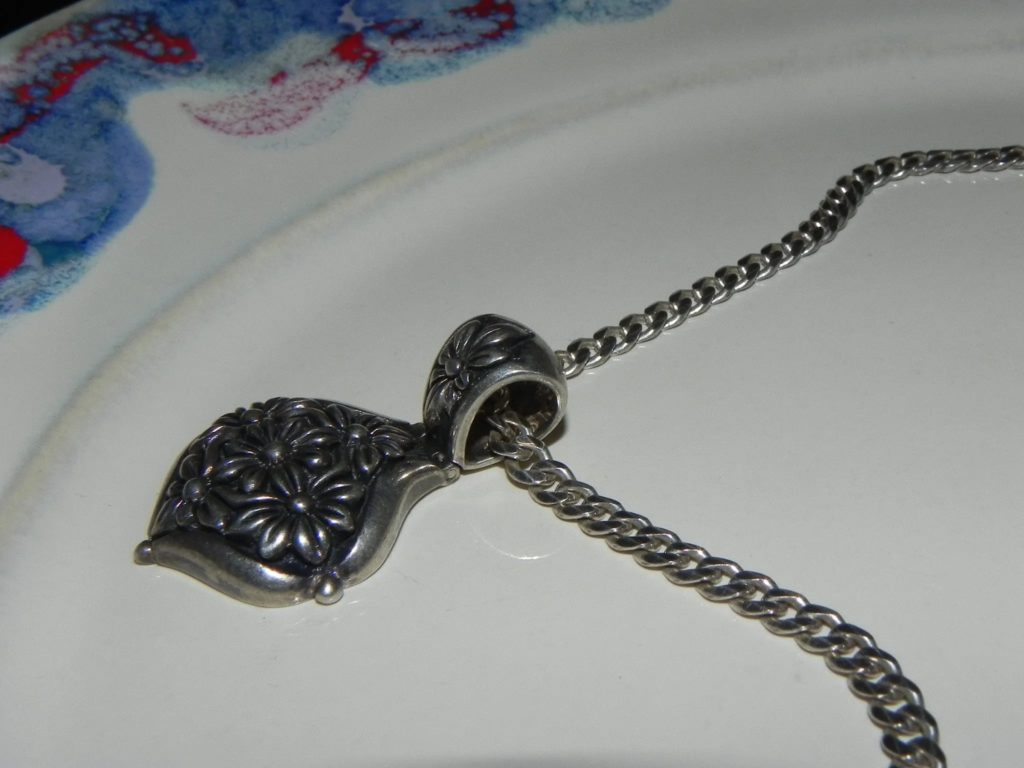 Estate Sterling Pendant, Floral Decorative Elegant