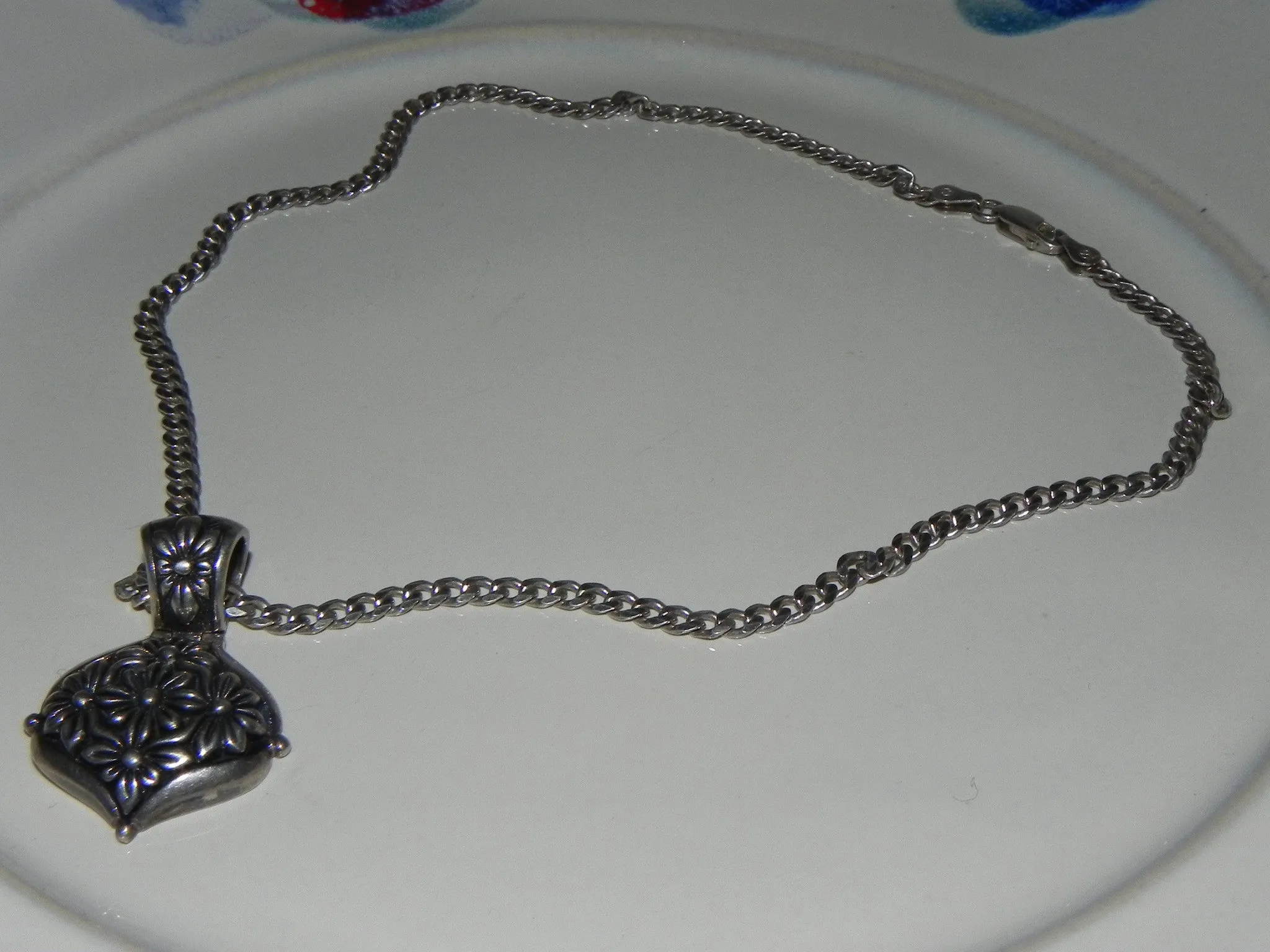 Estate Sterling Pendant, Floral Decorative Elegant
