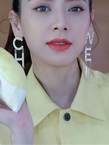 Exaggerated Temperament Long Earrings Diamond-studded Earrings Female Personality Simple Plating Gold Earrings