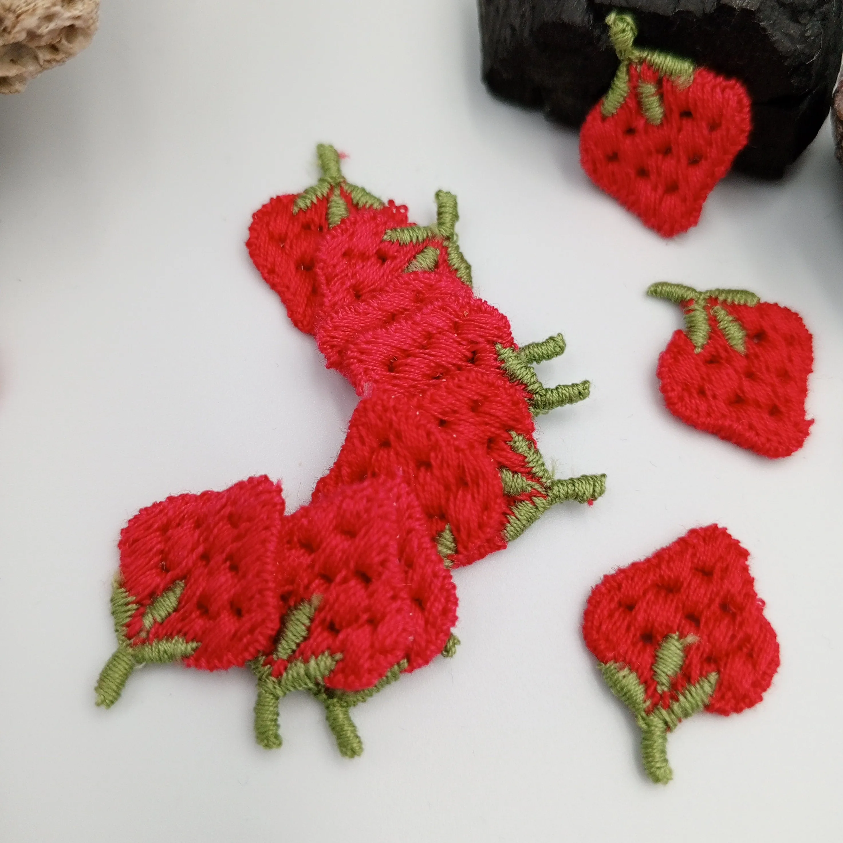 Heart shaped Cute Strawberry Appliques VINTAGE Cute wild berry fruit Sewing Patches Red Strawberry Embroidered Embellishments #361