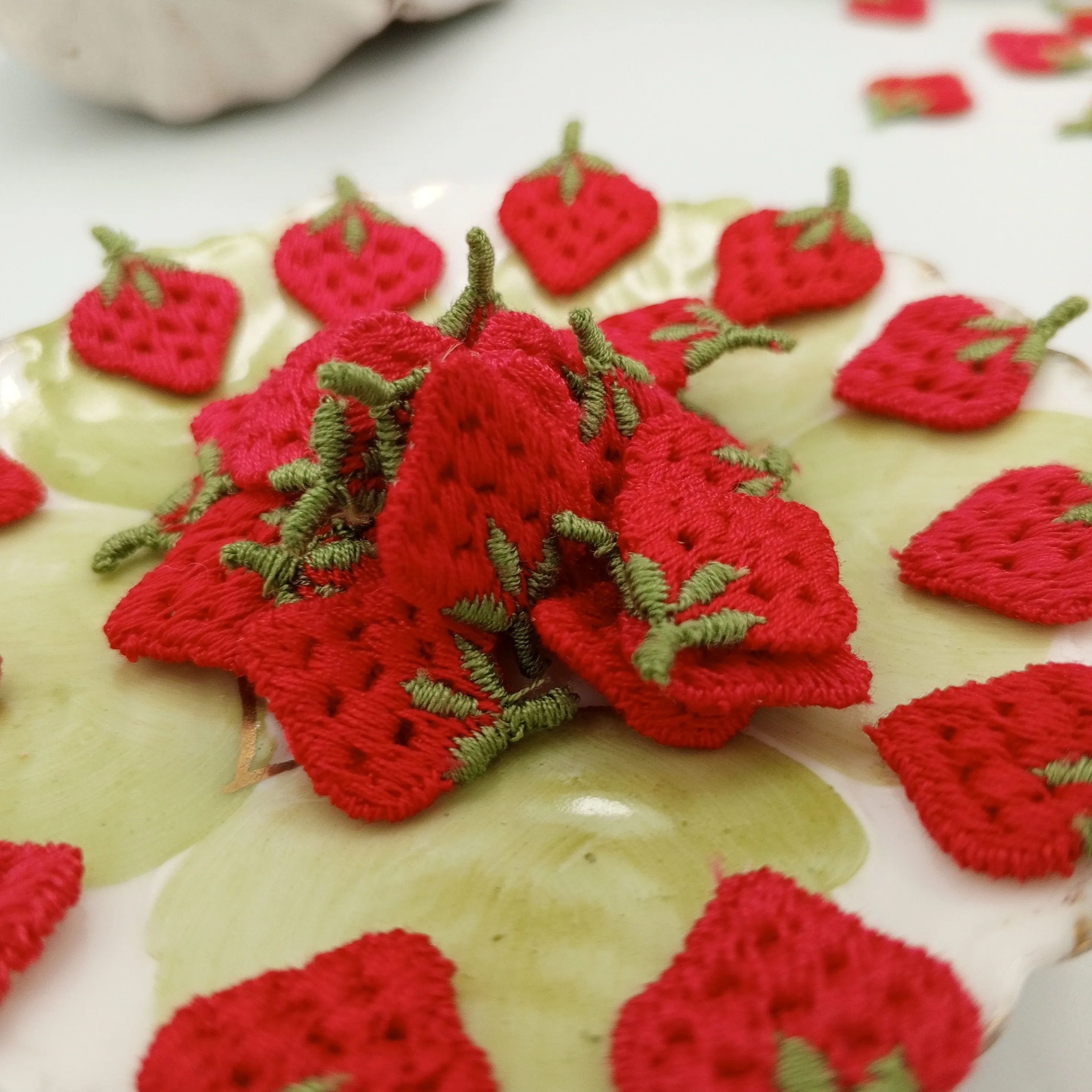 Heart shaped Cute Strawberry Appliques VINTAGE Cute wild berry fruit Sewing Patches Red Strawberry Embroidered Embellishments #361