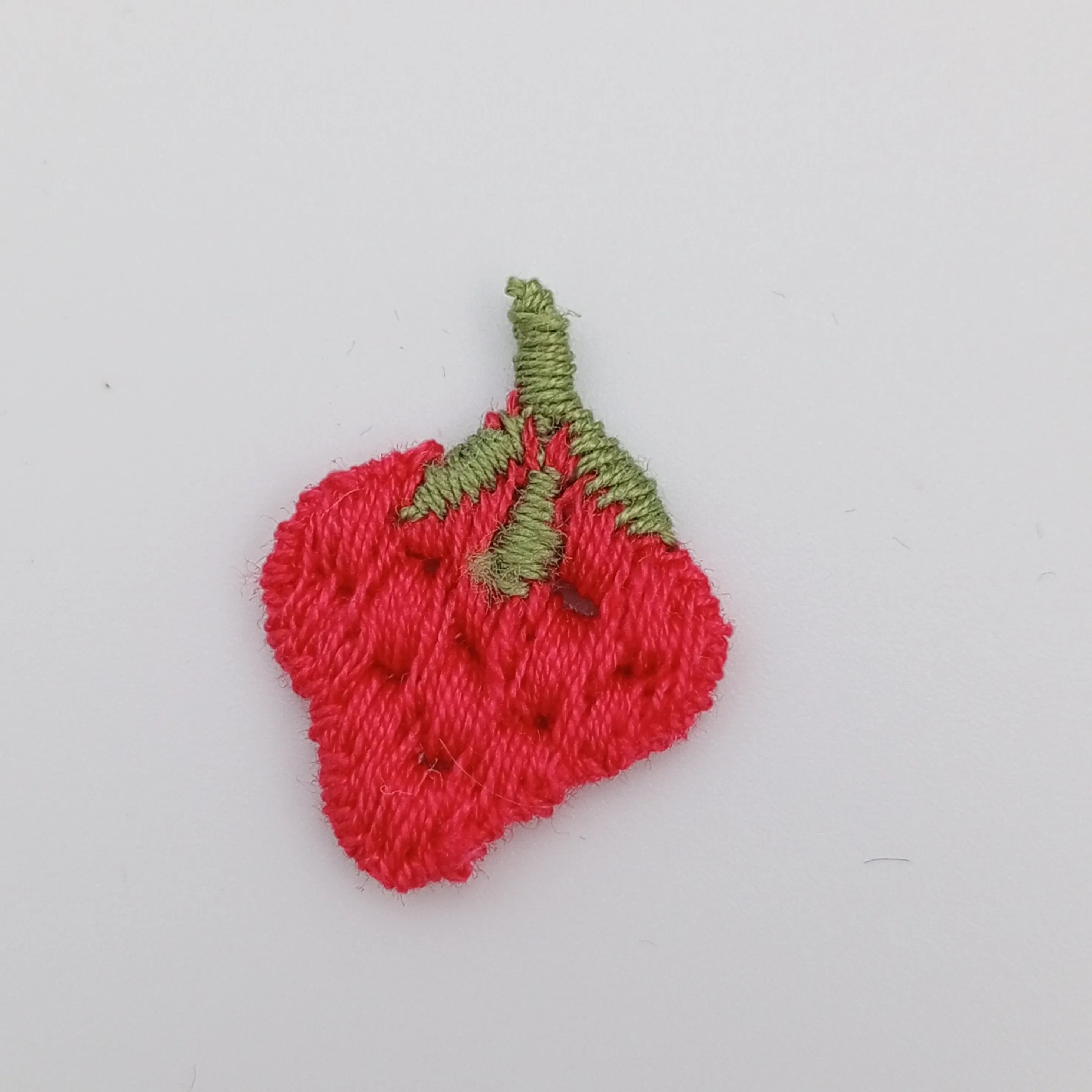 Heart shaped Cute Strawberry Appliques VINTAGE Cute wild berry fruit Sewing Patches Red Strawberry Embroidered Embellishments #361