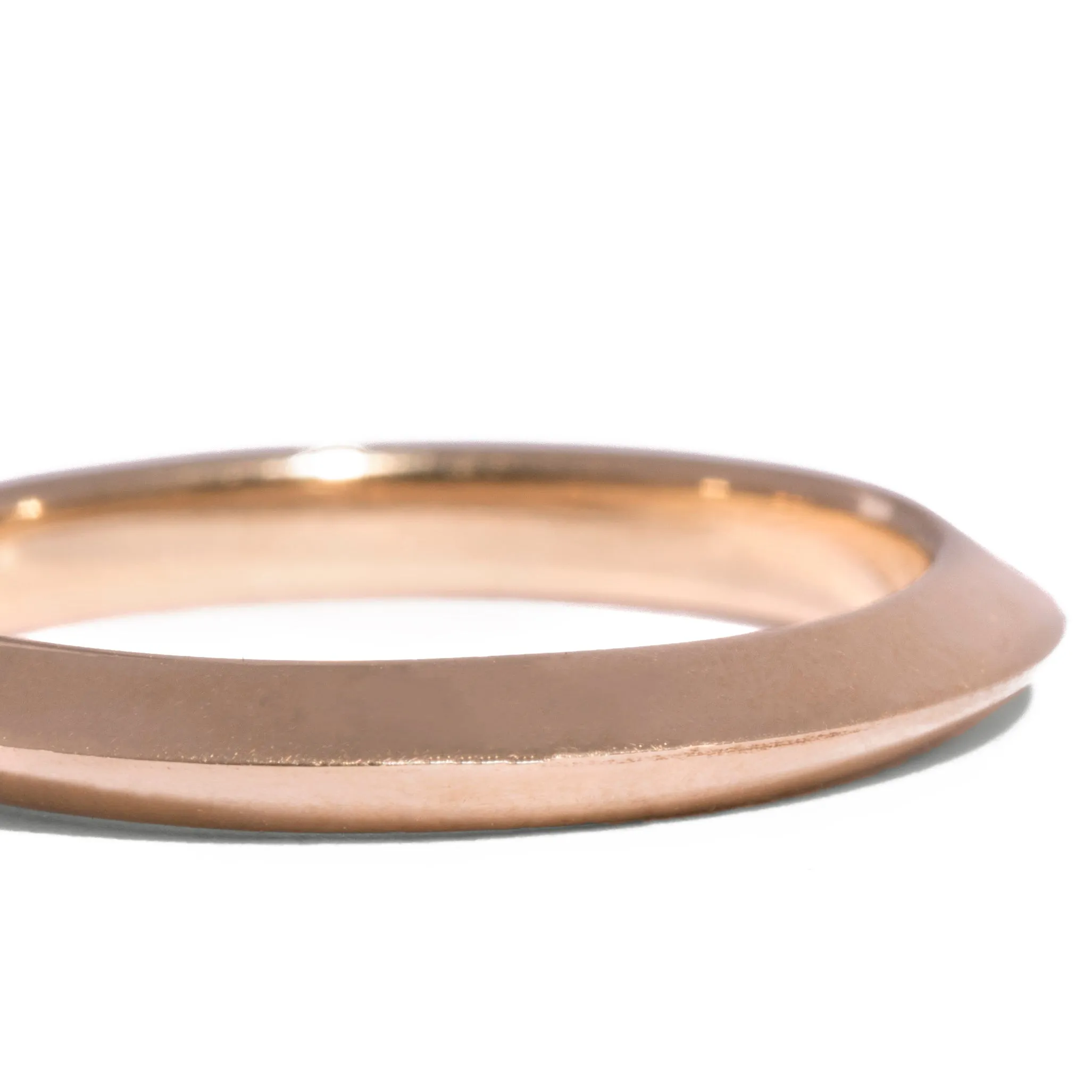 Knife Edge Single Precious Orbit Ring