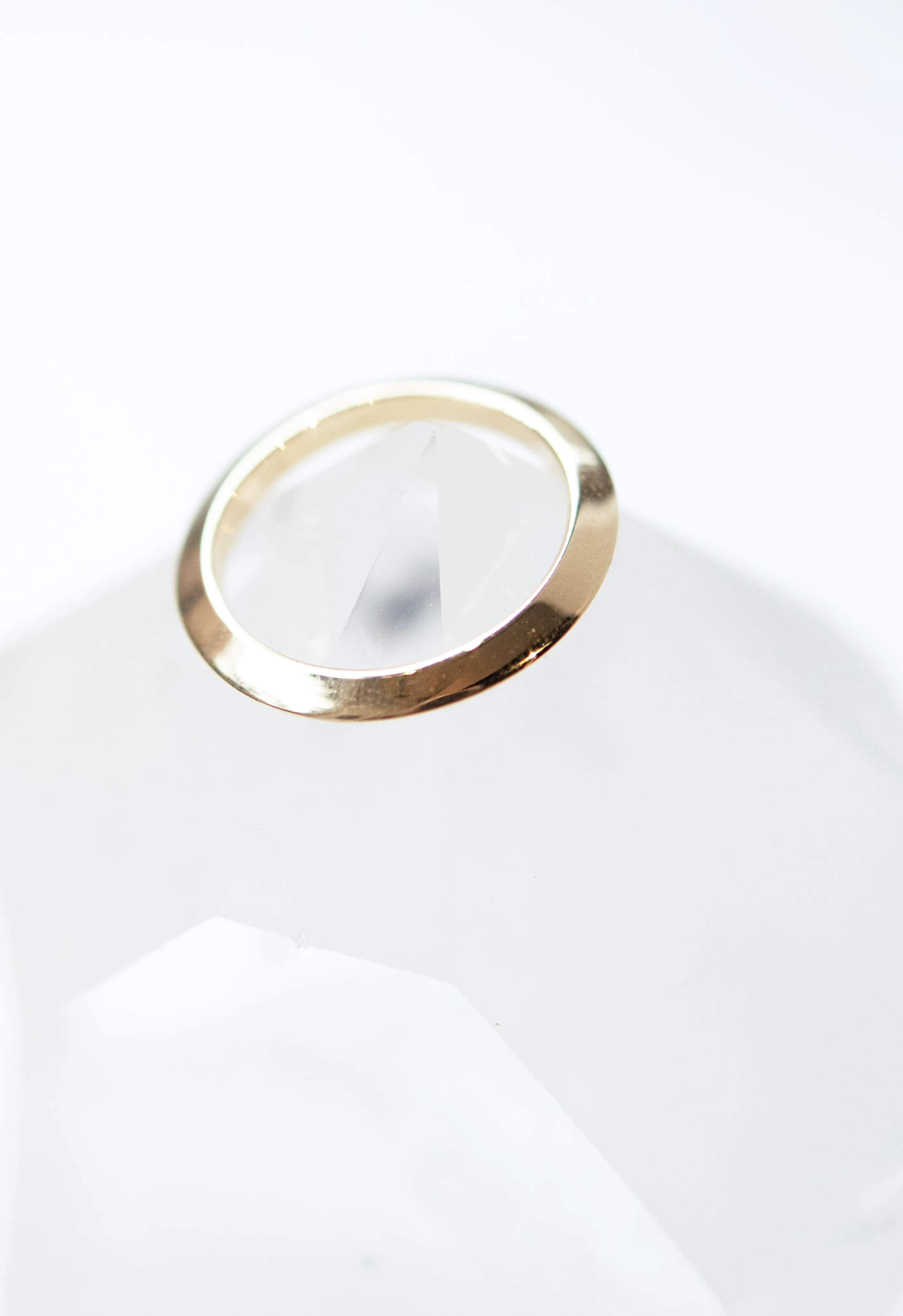 Knife Edge Single Precious Orbit Ring