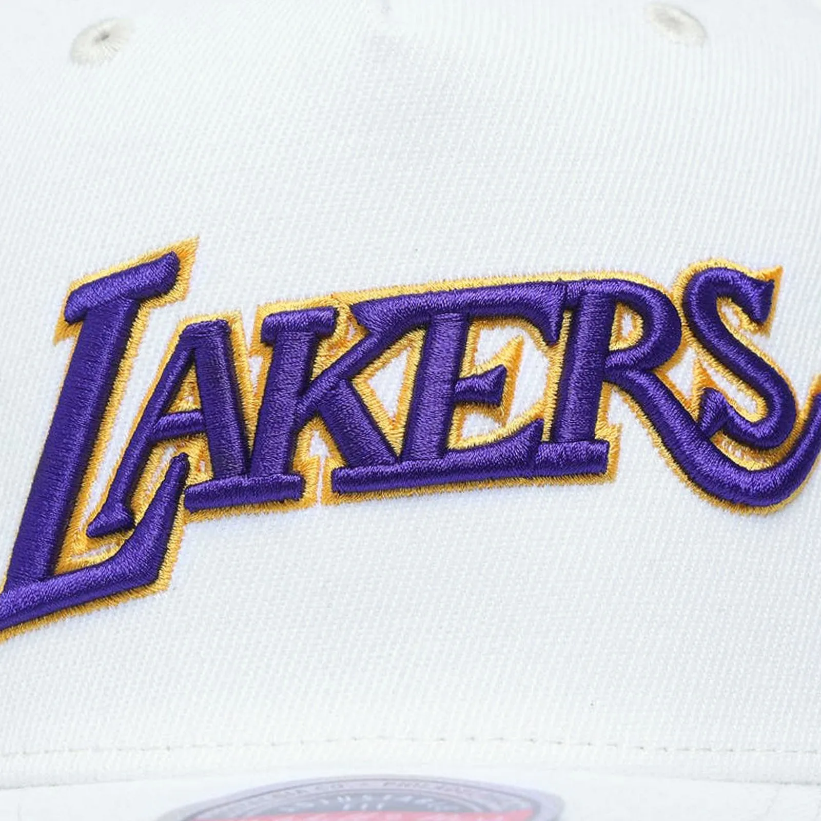 Los Angeles Lakers Vintage White Classic Redline Snapback
