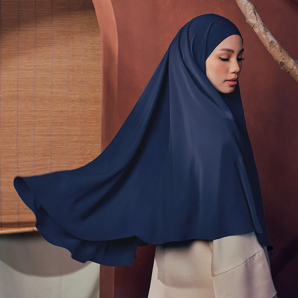 Mina Khimar in Navy