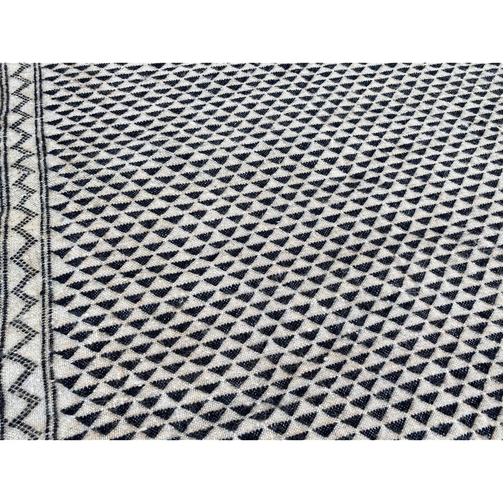 No. 487 | 2' 7" x 4' 8"
