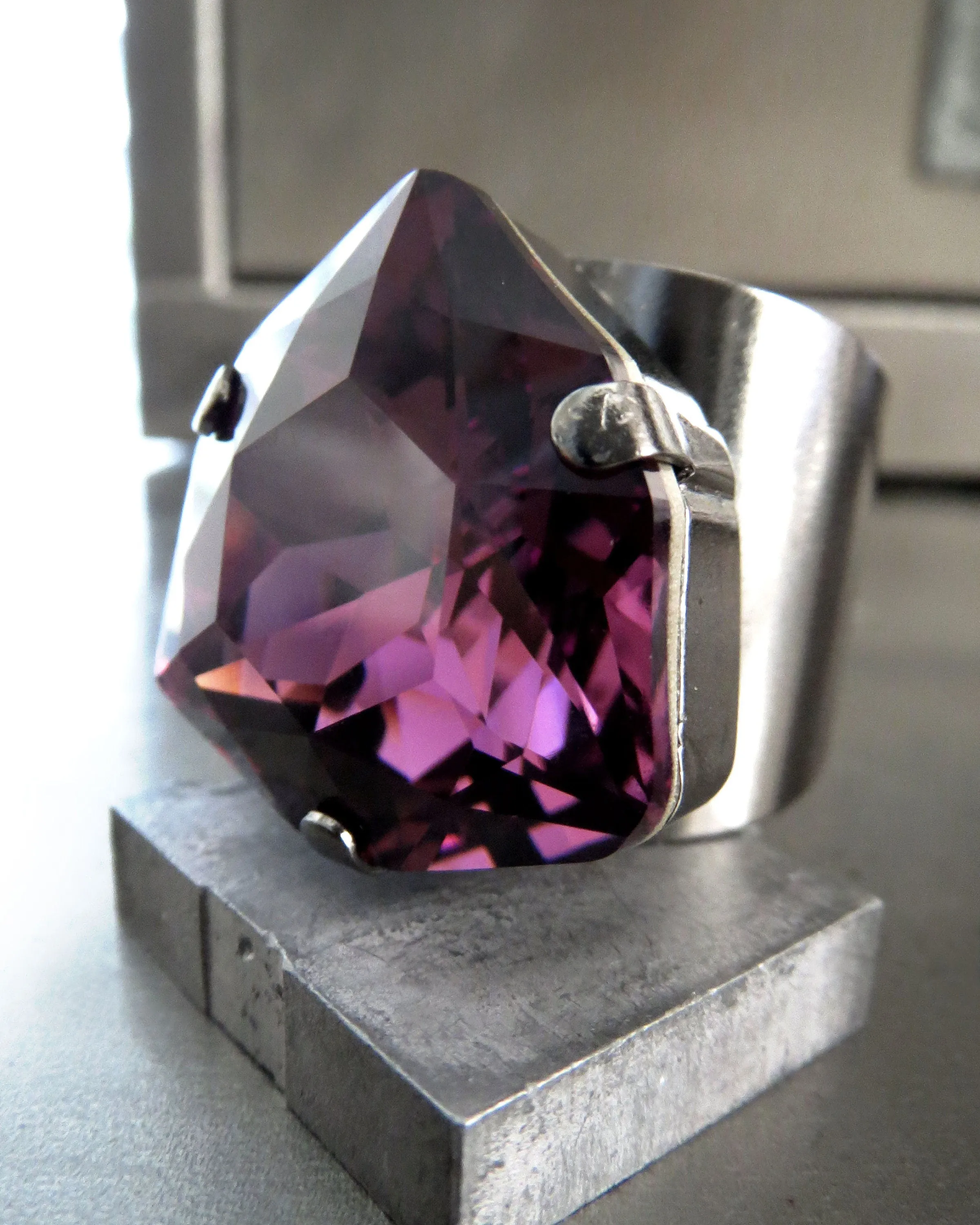 ORACLE - Large Purple Crystal Ring w Rare Trilliant 'Amethyst' Crystal