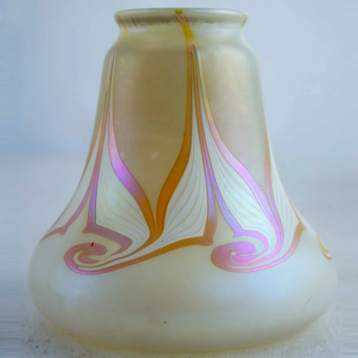 Pair of American Quezal Art Nouveau Glass Hooked Feather Lamp Shades