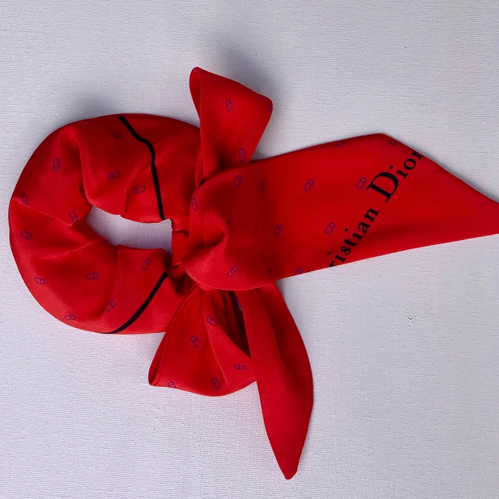 Paloma Tie in Strawberry and Black Print Vintage Silk