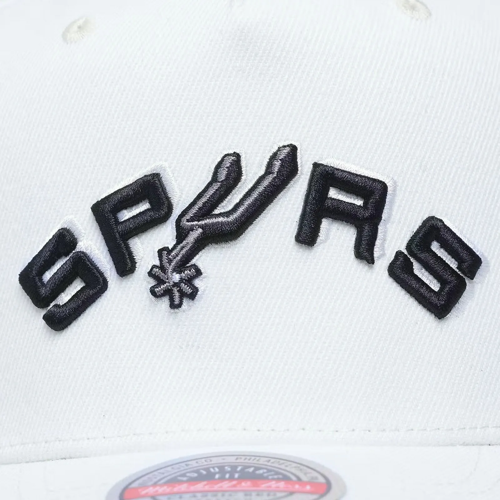 San Antonio Spurs Script Vintage White Classic Redline Snapback