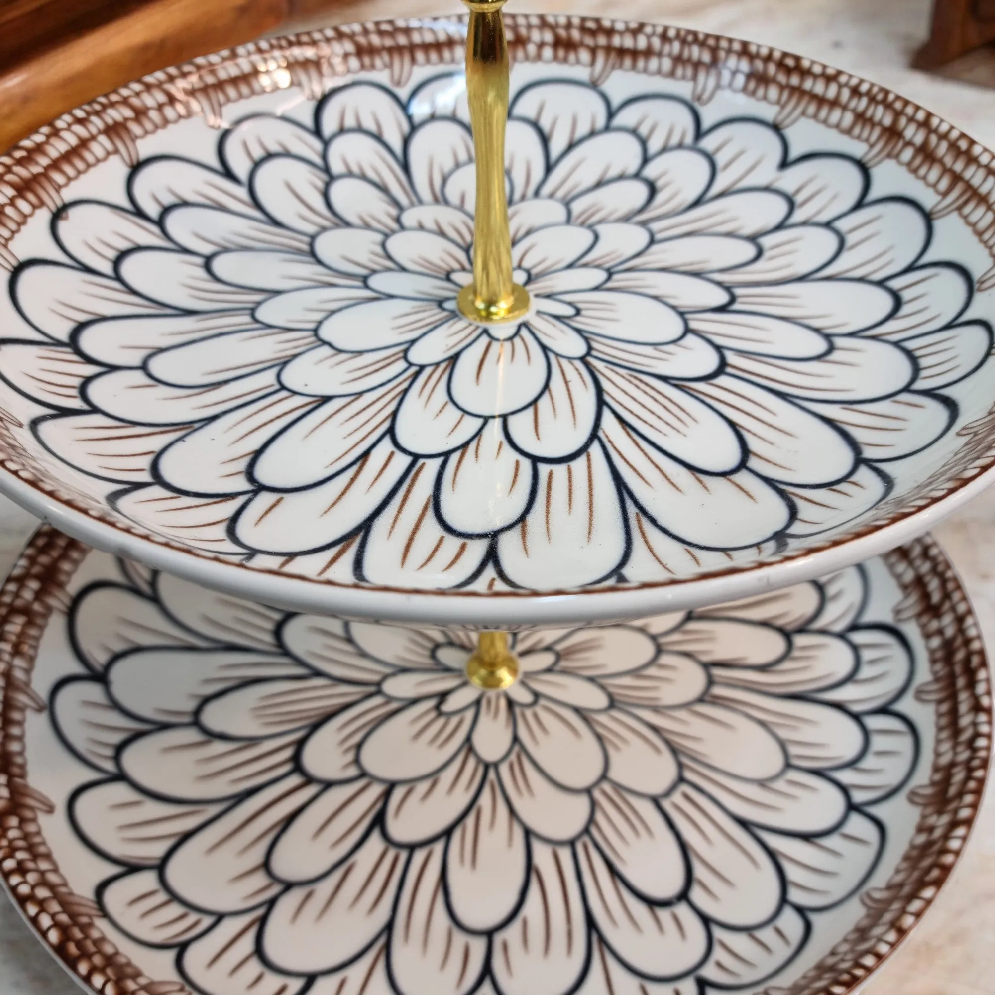 Scallop Series 2-Tier Tray
