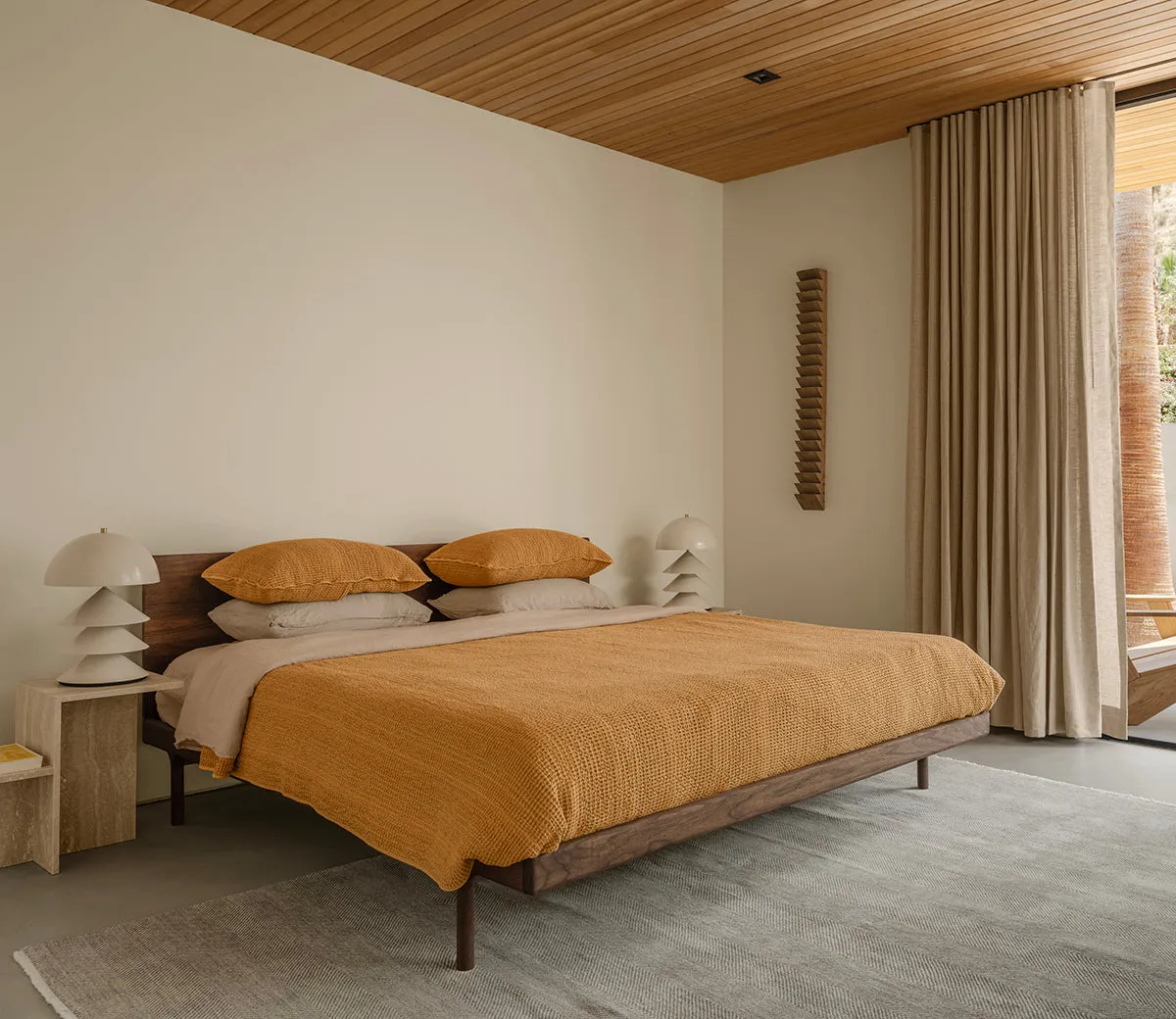 Simple bed