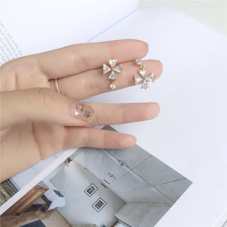 Simple Small Fresh Silver Earrings Female High-end Wild Asymmetric Zircon Four-leaf Clover Earrings
