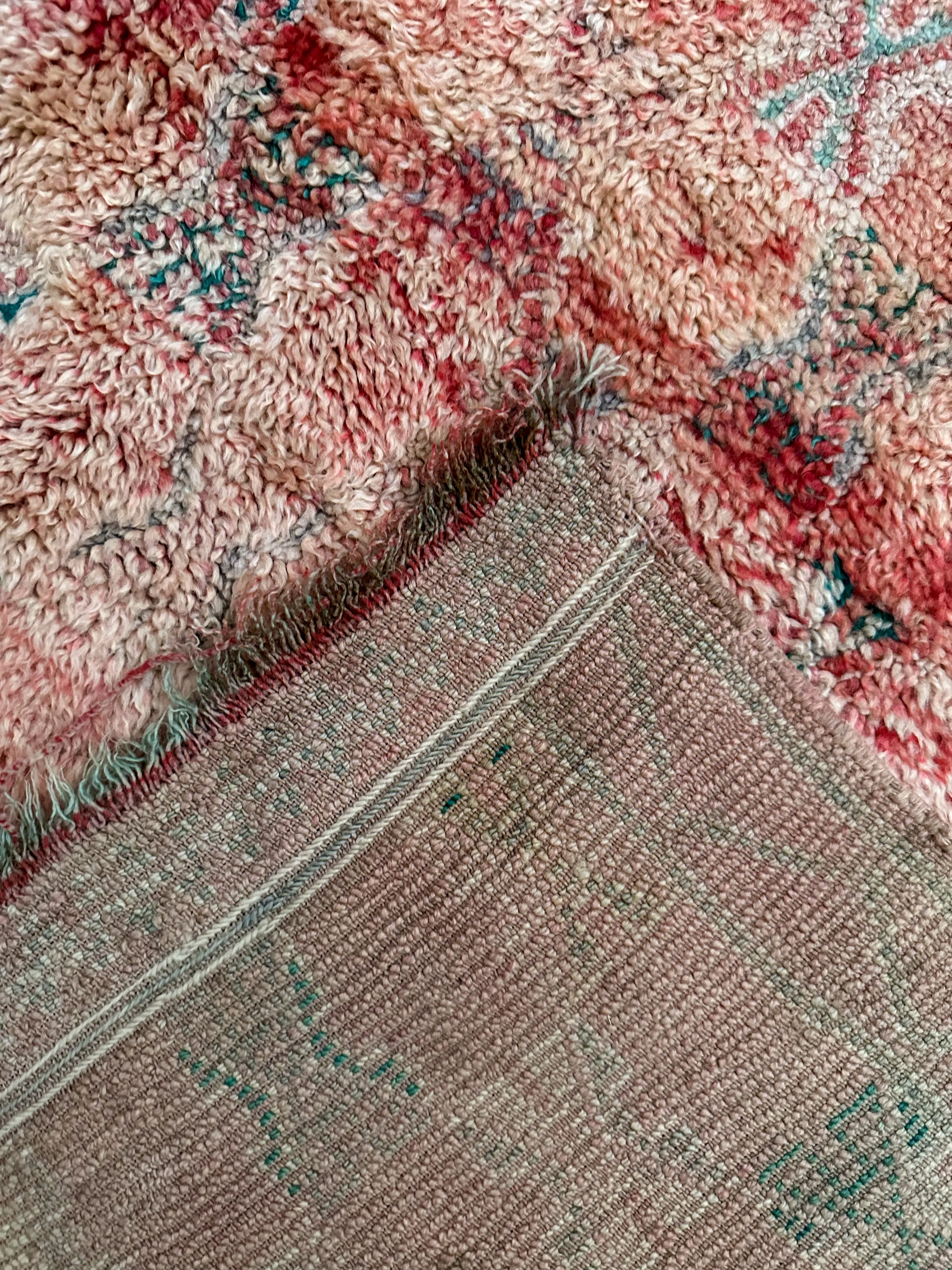 Talsint Pink Ombre Vintage Hand-Knot