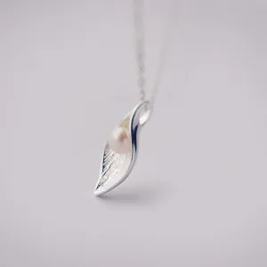 Tulip Pearl Necklace