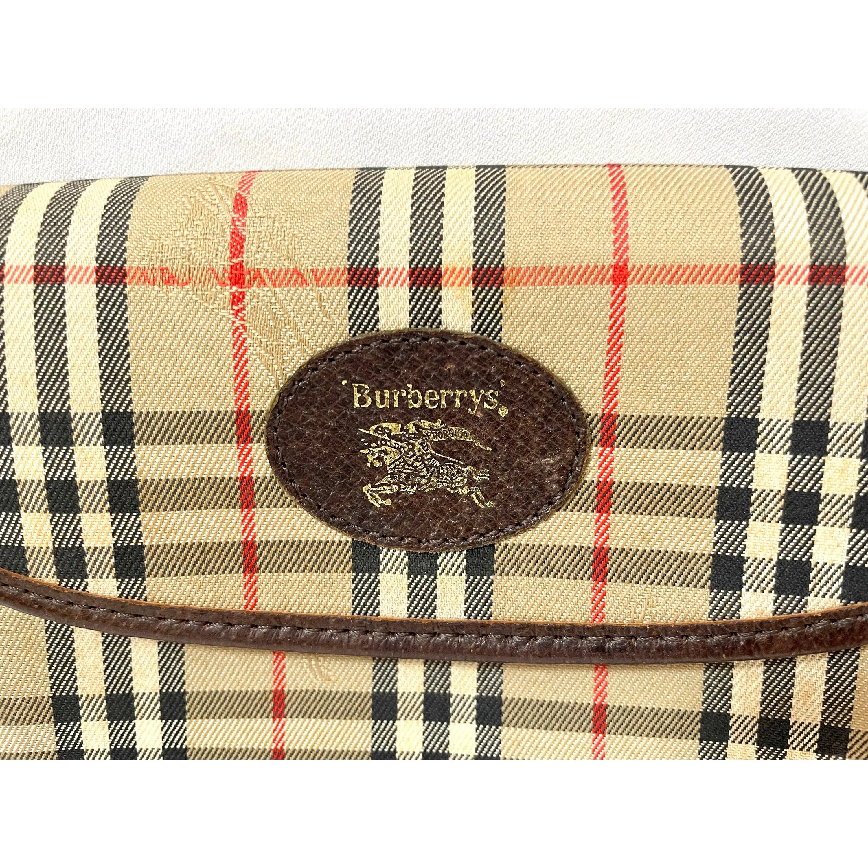Vintage Burberry classic beige nova check fabric mini clutch wallet purse leather trimmings. Unisex purse. 051206ya1