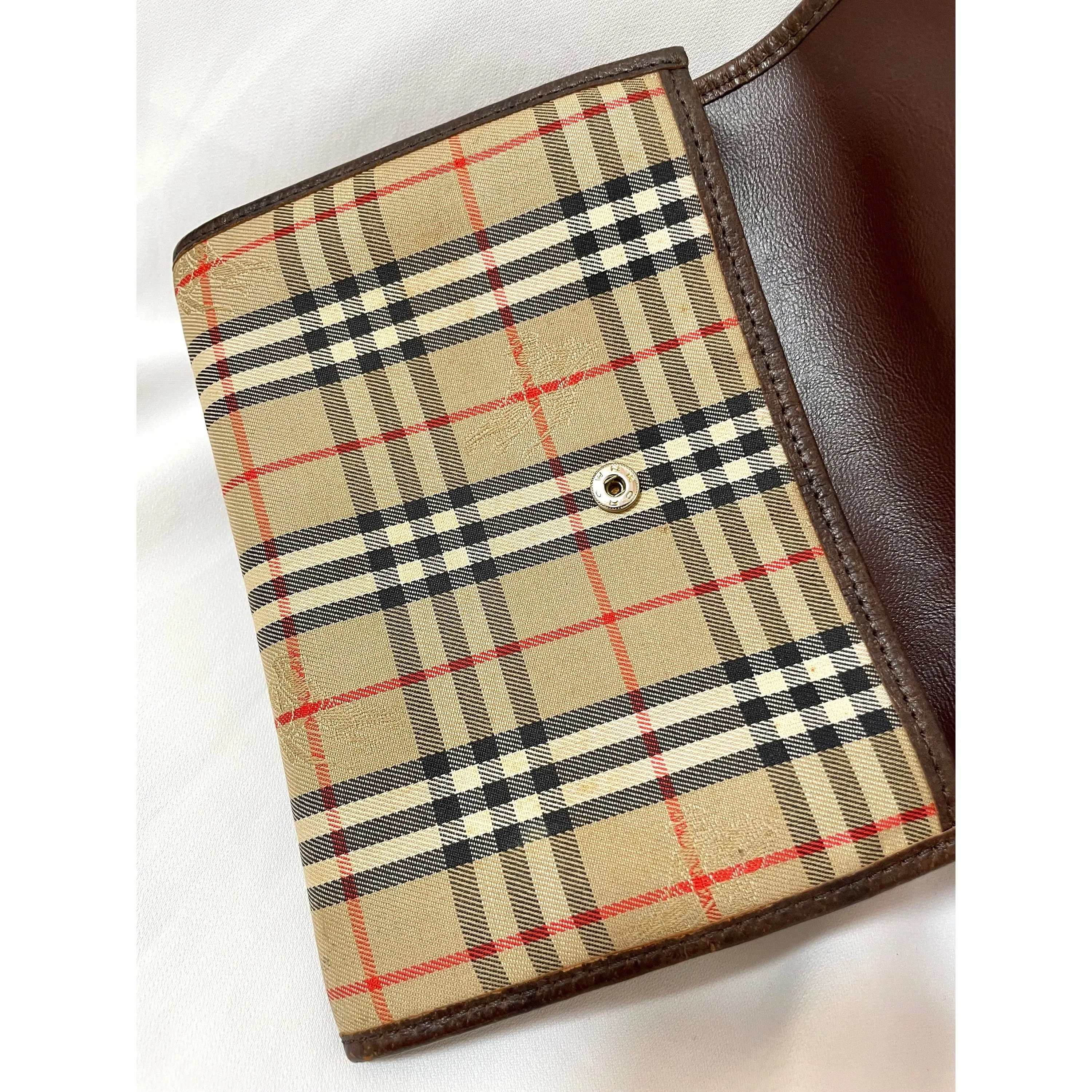 Vintage Burberry classic beige nova check fabric mini clutch wallet purse leather trimmings. Unisex purse. 051206ya1