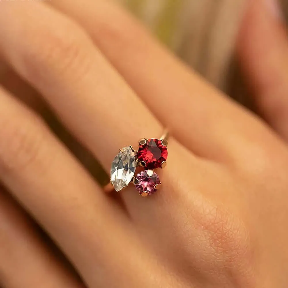 Vintage Design Slim Band Ring with Zircon Crystals