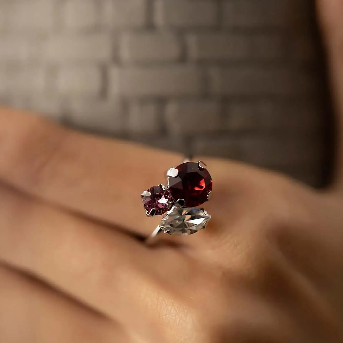 Vintage Design Slim Band Ring with Zircon Crystals
