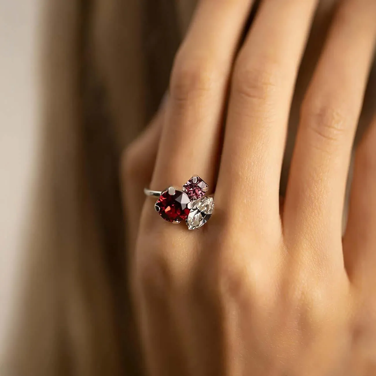 Vintage Design Slim Band Ring with Zircon Crystals