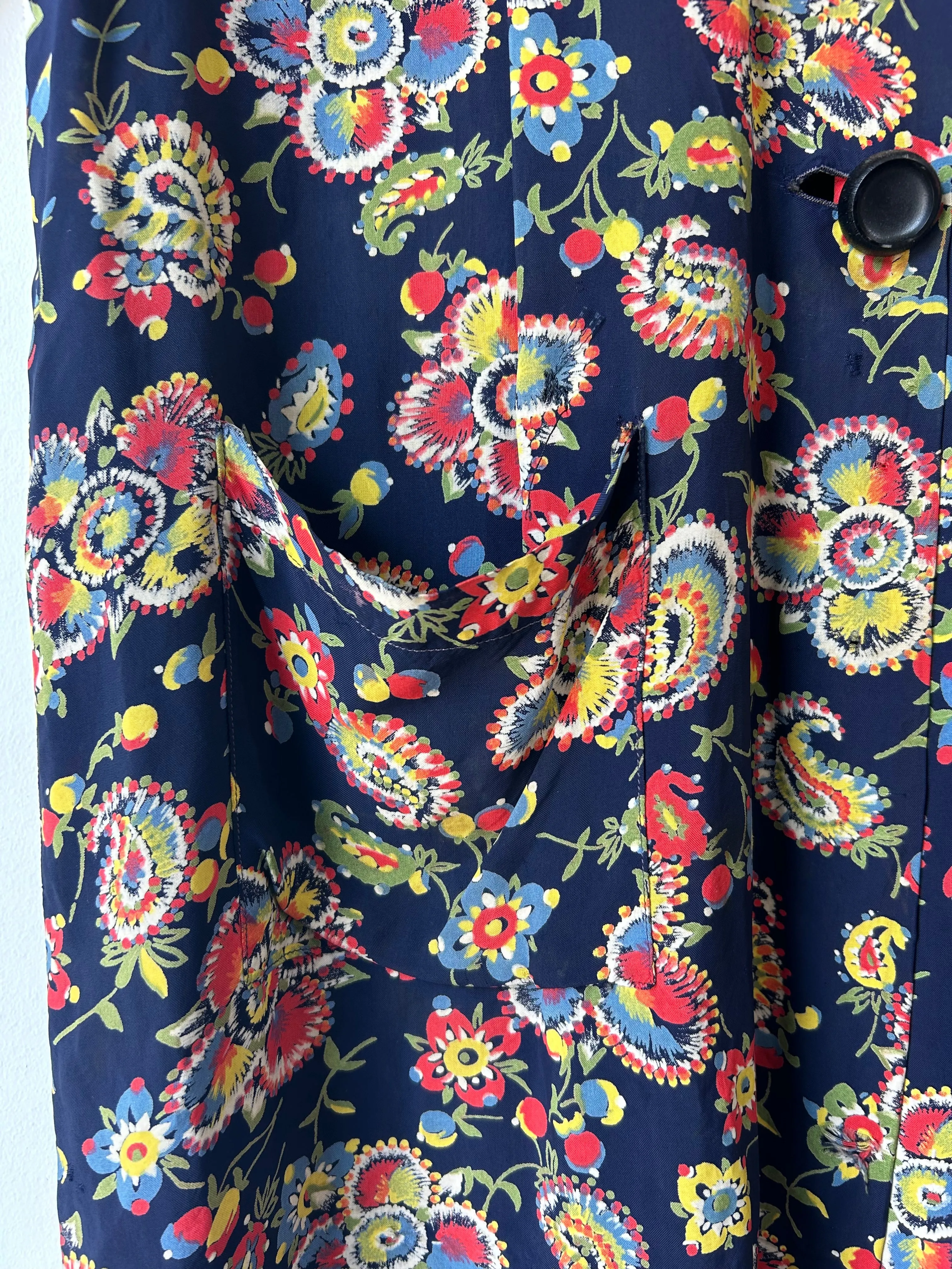 Vintage Wanda 1940's Cold Rayon Paisley Housecoat