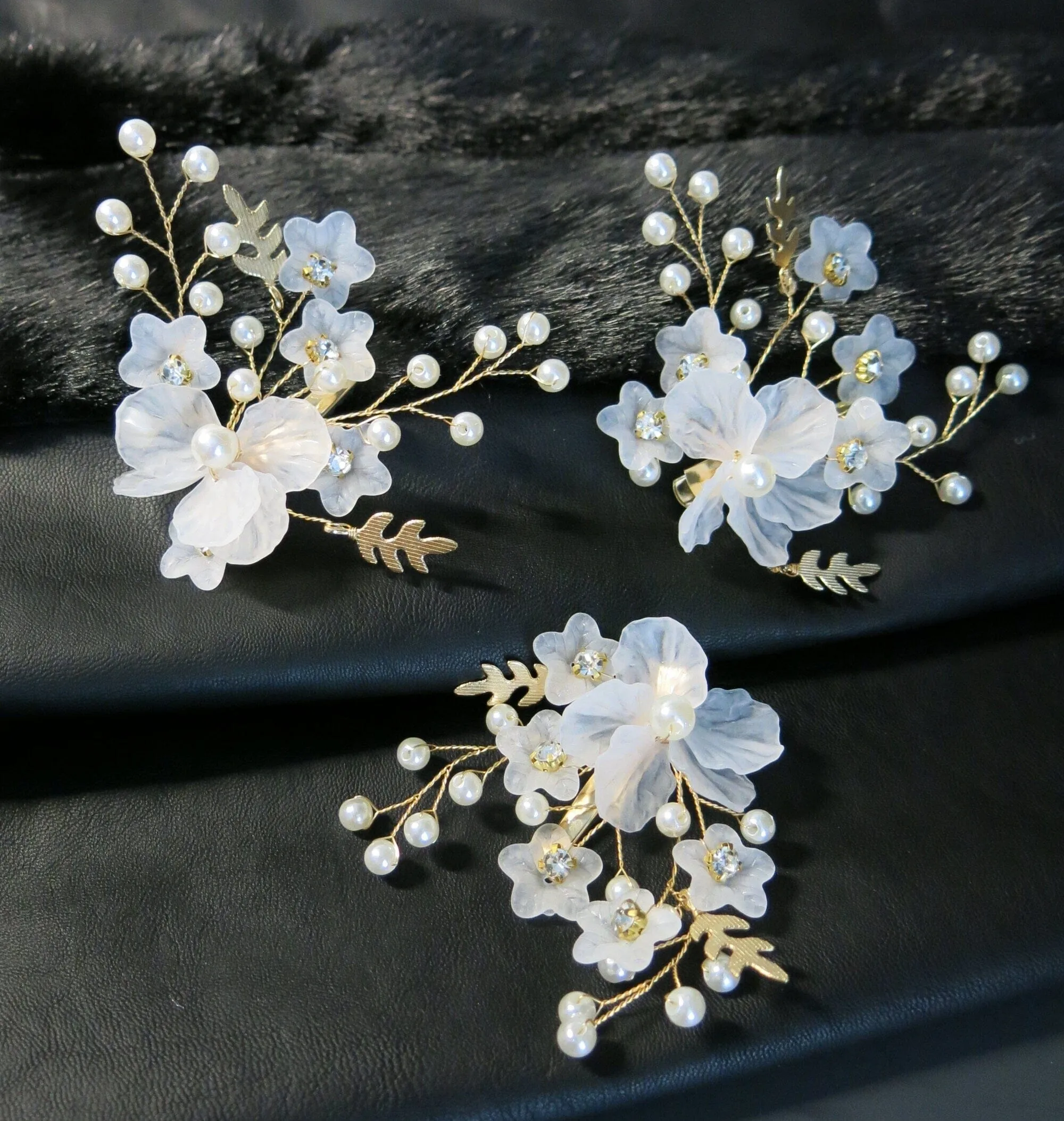 White Flower Hairclip 3 PC Set, Wedding Floral Petal Hair Clips, Bridal Gold Wire Alligator Hairclips