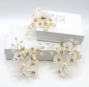 White Flower Hairclip 3 PC Set, Wedding Floral Petal Hair Clips, Bridal Gold Wire Alligator Hairclips