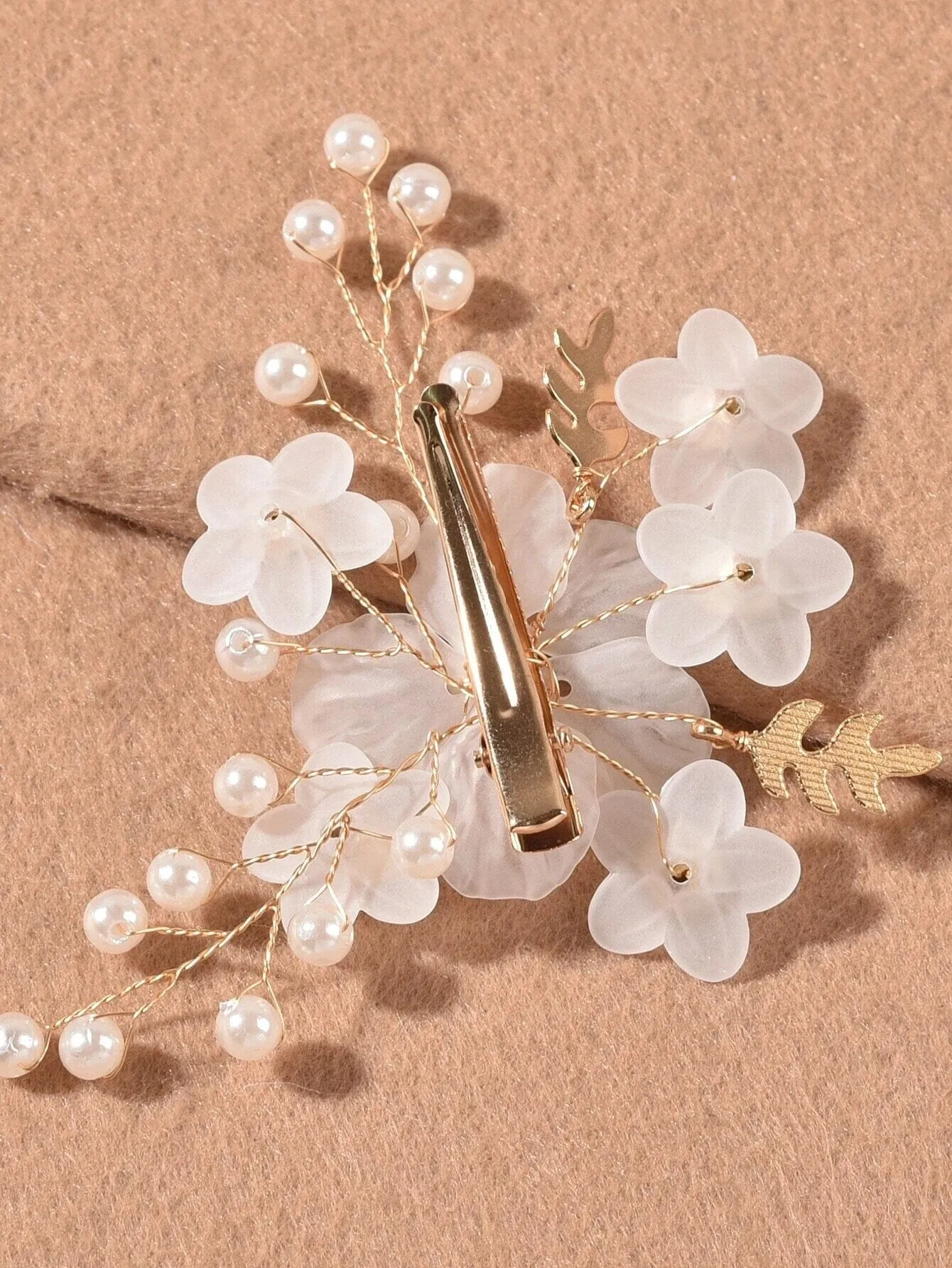 White Flower Hairclip 3 PC Set, Wedding Floral Petal Hair Clips, Bridal Gold Wire Alligator Hairclips