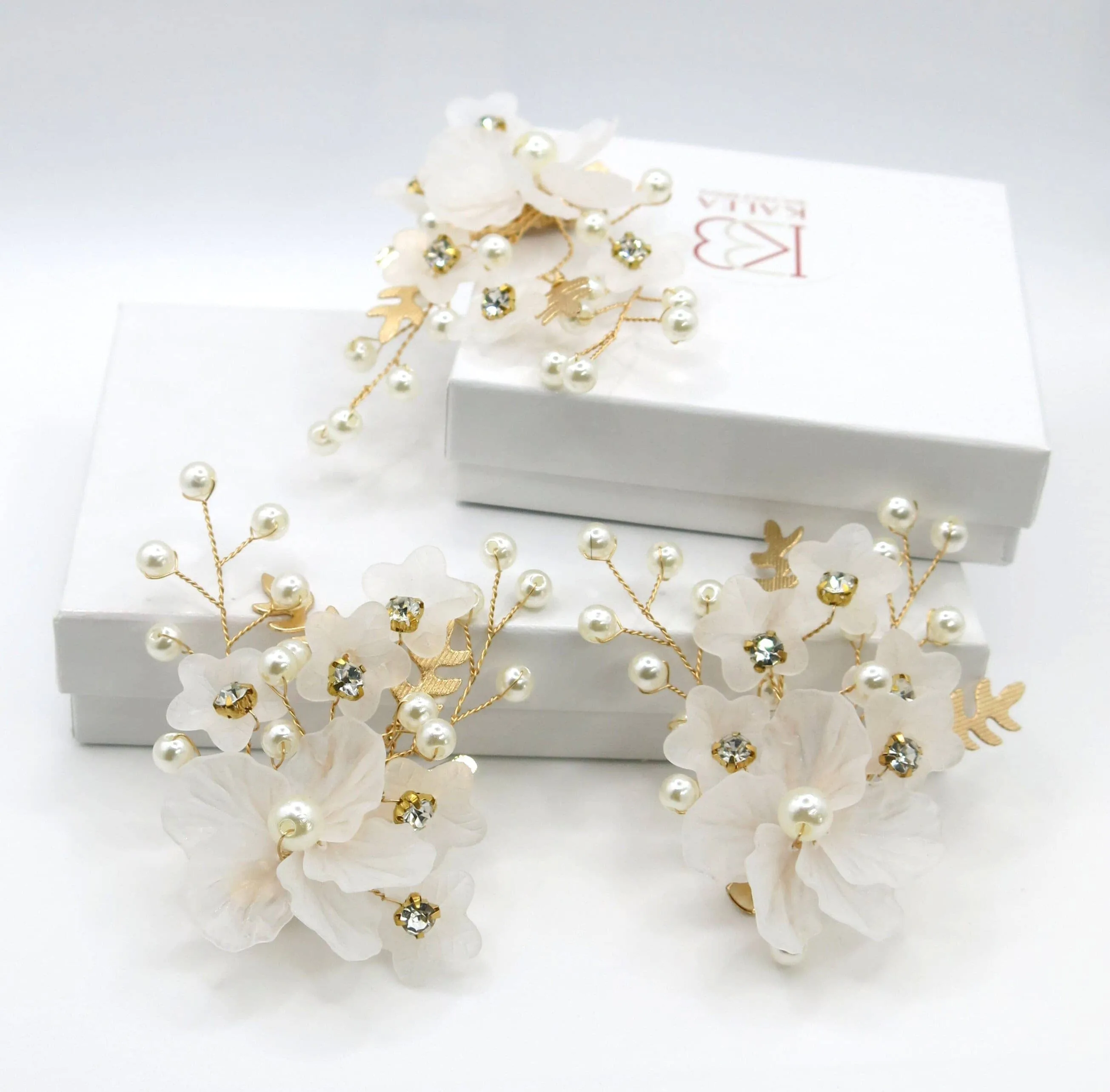White Flower Hairclip 3 PC Set, Wedding Floral Petal Hair Clips, Bridal Gold Wire Alligator Hairclips